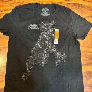 NWT Marvel Avengers men’s medium Black Panther black t shirt. 38/40